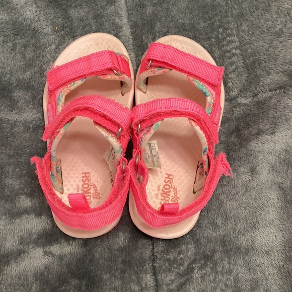 🥳 4/$25 Girls Osh Kosh size 11 adjustable sandals- pink - Picture 3 of 4